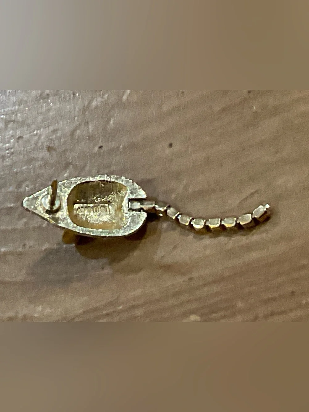 Avon:vintage gold tone/plated Midas the mouse with blue eyes tie tack/pin/brouch